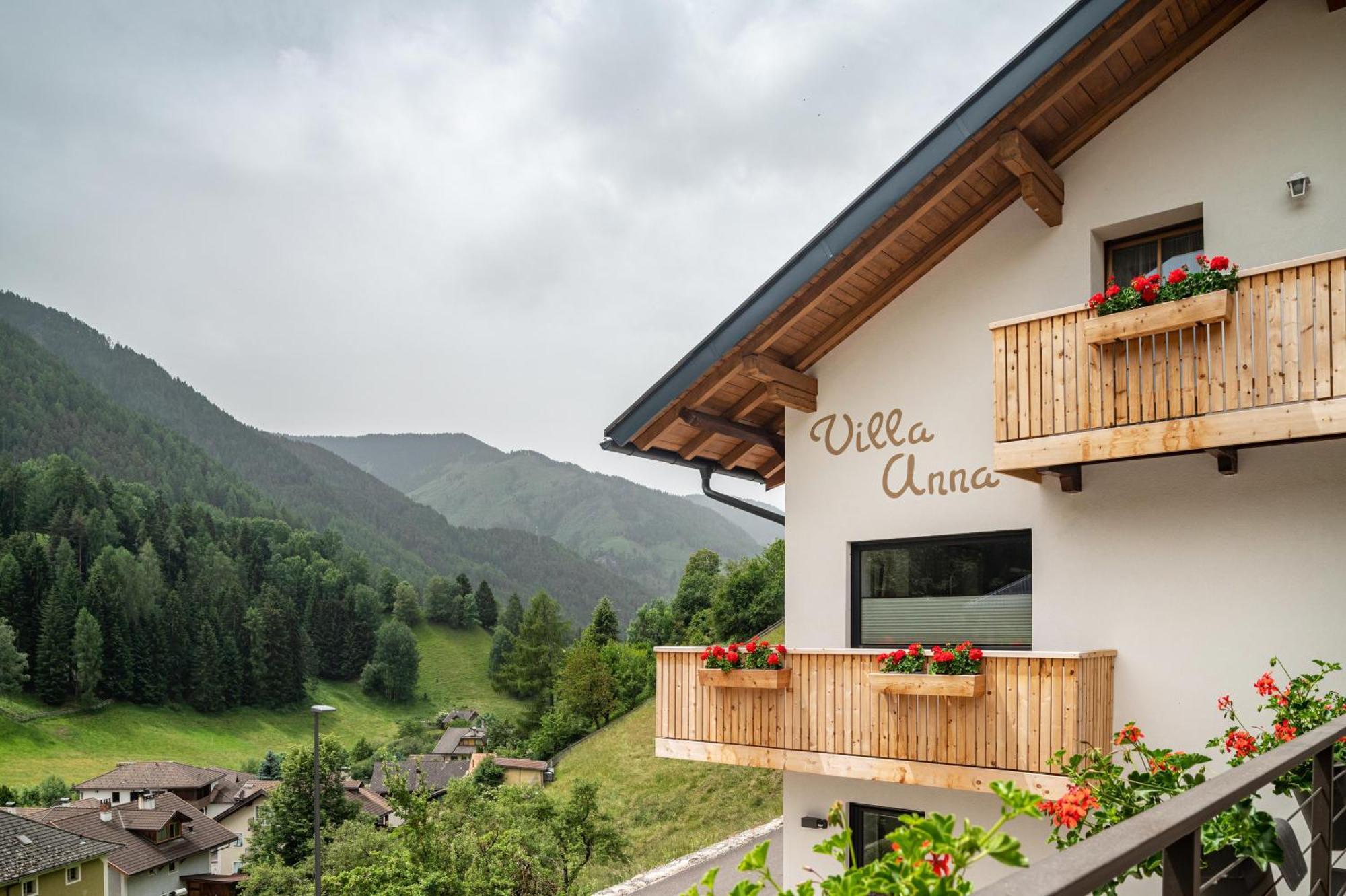 Villa Anna Villnoess San Pietro  Buitenkant foto