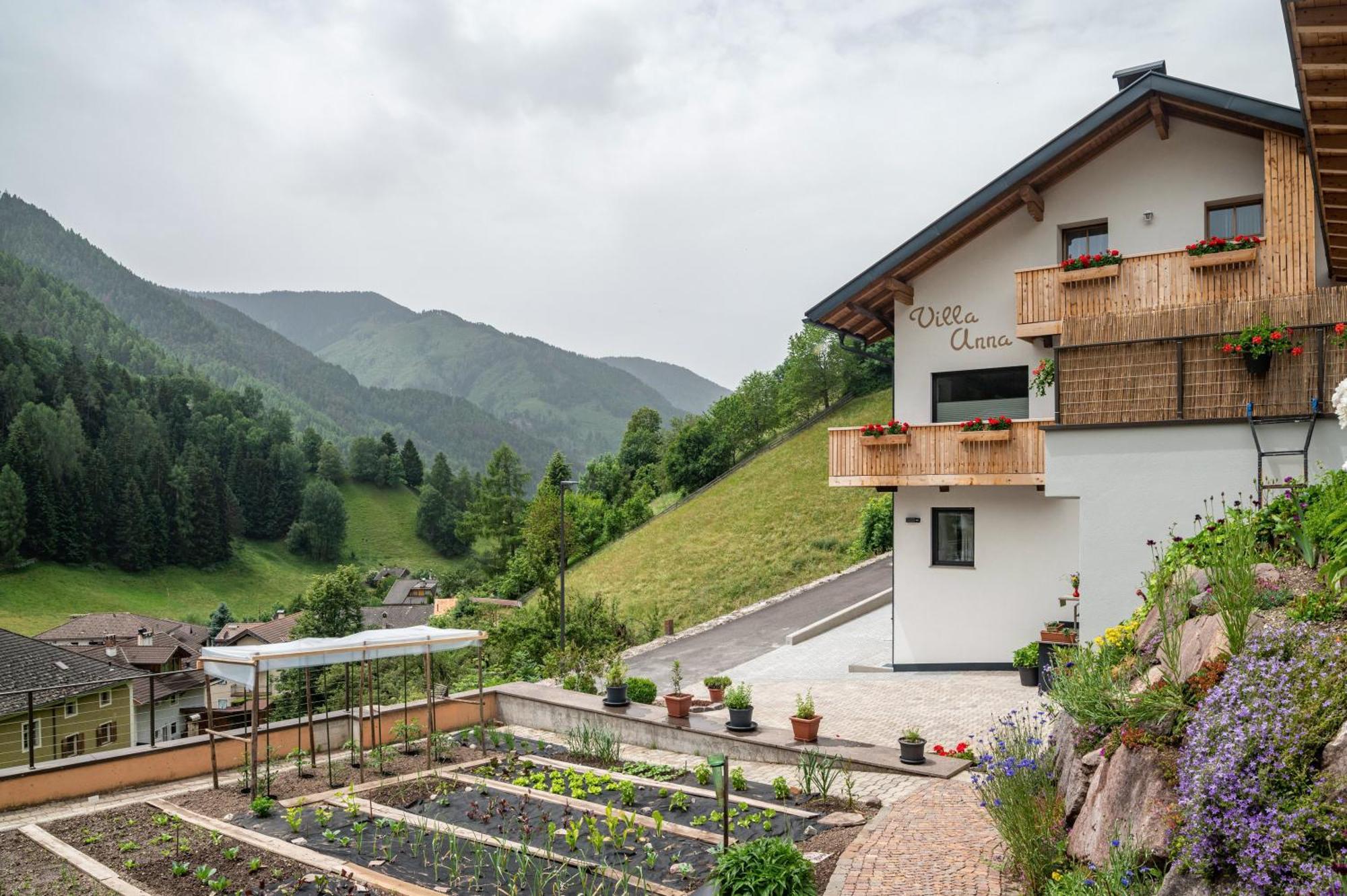 Villa Anna Villnoess San Pietro  Buitenkant foto