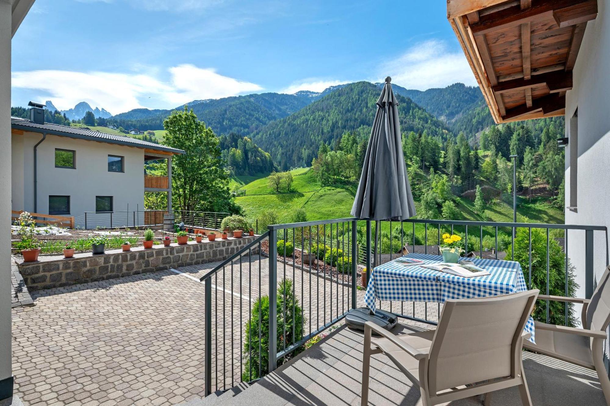 Villa Anna Villnoess San Pietro  Buitenkant foto